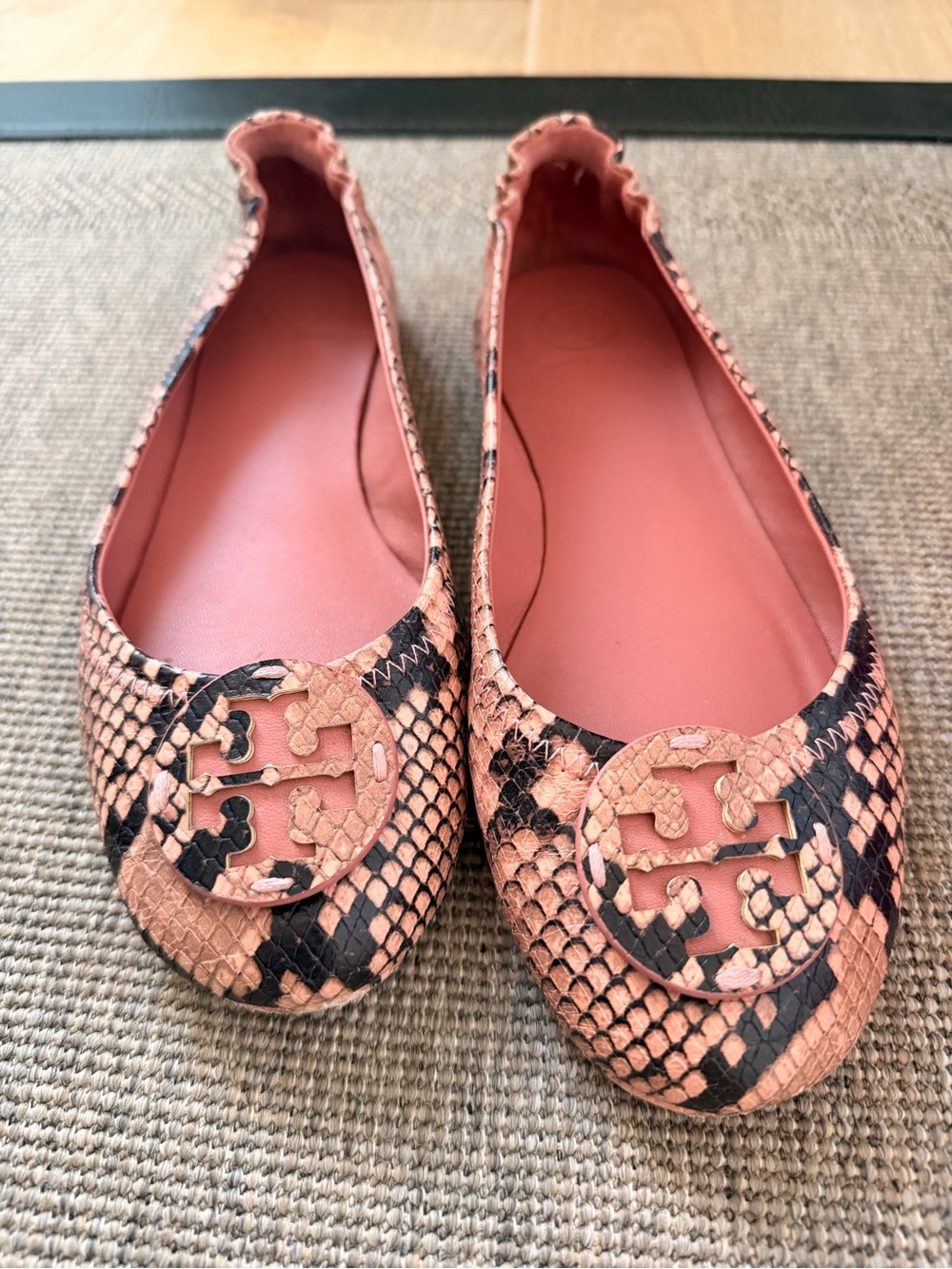 Tory Burch Coral Pink & Black Snake-Print Logo Ballet Flats